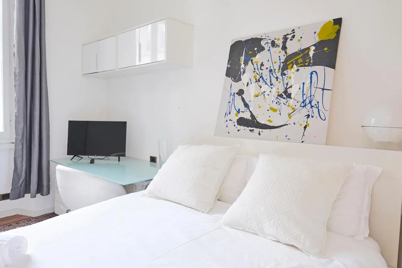 Prestige Boutique Homes -Duomo Galleria Vittorio Emanuele Mailand Apartment